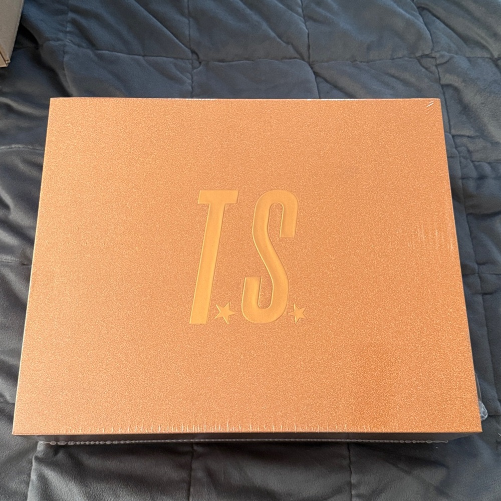 The Life of a Showgirl Cardigan Box Set M/L